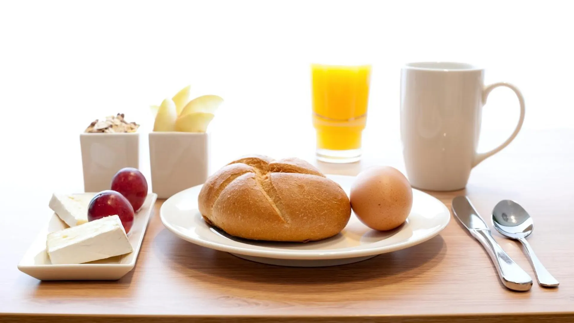 Ibis Hotel Koeln Am Dom 2*, Cologne