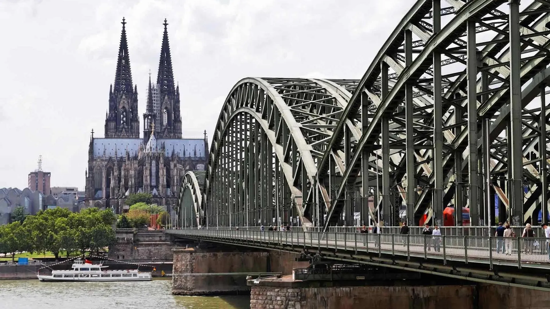 Ibis Hotel Koeln Am Dom 2*, Cologne Germany